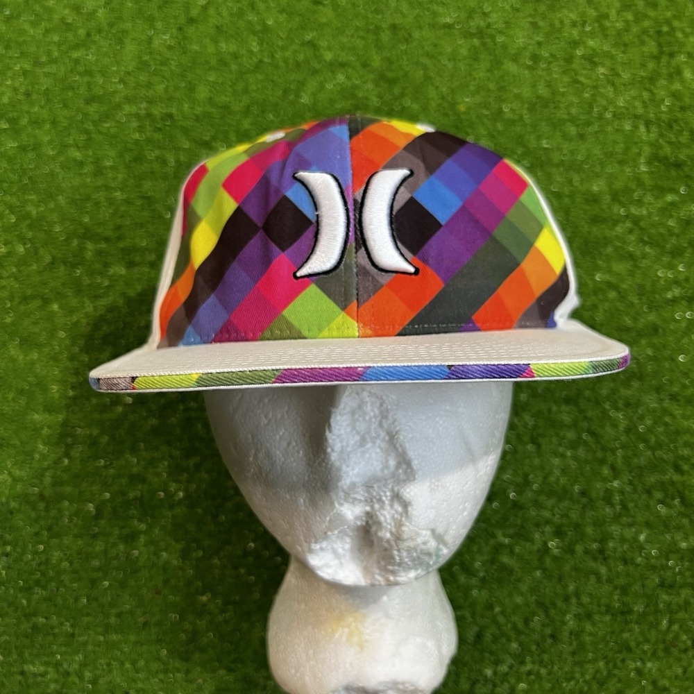 y2K hurley hat flex fit 7 1/4 - 7 5/8 white rainbow geometric vintage Cap